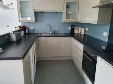 North Devon Holiday Cottage A well equipped modern kitchen